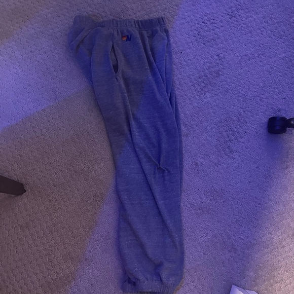 Size medium small bad spot not noticable - Picture 5 of 8